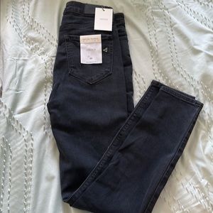 Hidden Skinny Jeans